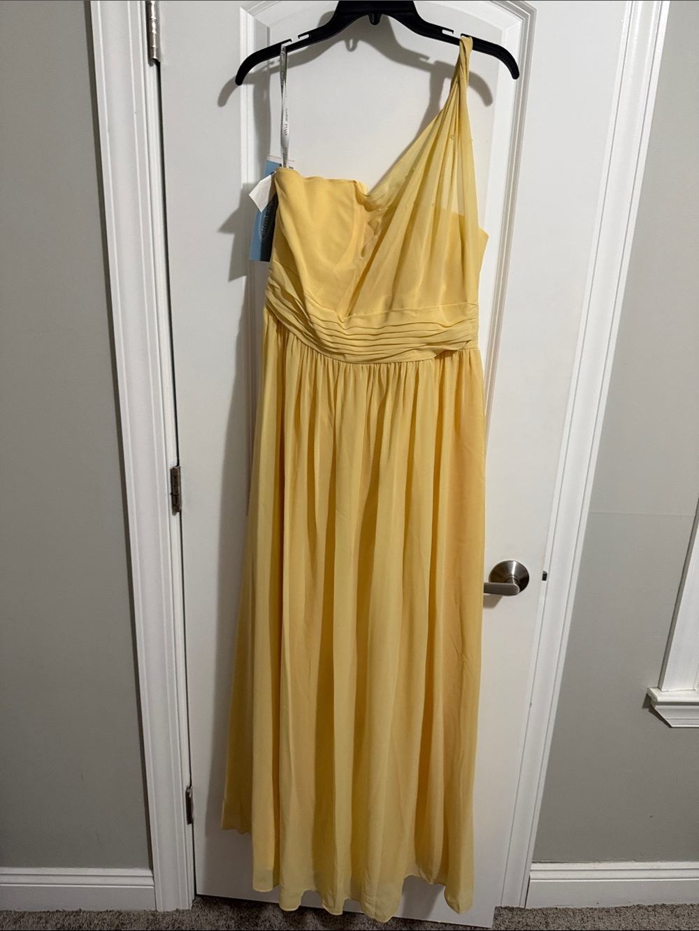 One-Shoulder Yellow Prom Dress